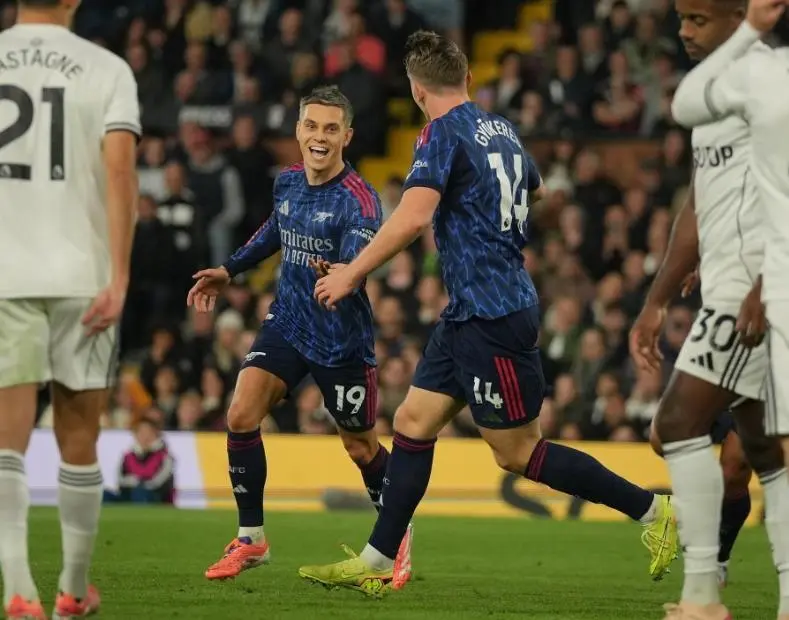 少的队伍, 赛场上第, entit